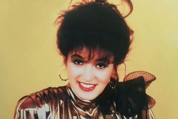 ZA TRI ŽIVOTA NEĆETE POGODITI KO JE PEVAČICA SA SLIKE: Harala srpskom estradom, a danas je NEPREPOZNATLJIVA