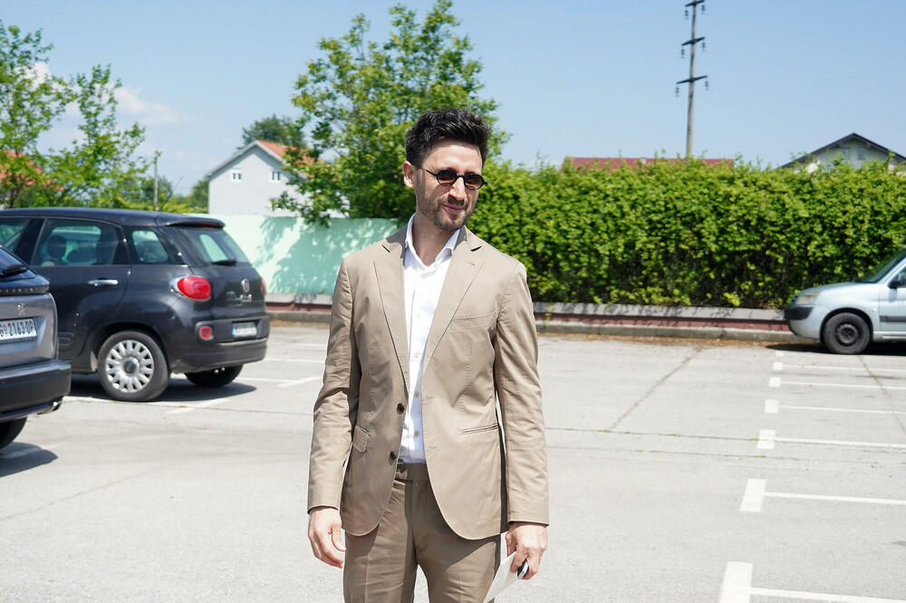 KO JE OVAJ ČOVEK? Nekada su sve žene u Srbiji ludele za njim, a sad je NEPREPOZNATLJIV: Za 3 života nećete POGODITI