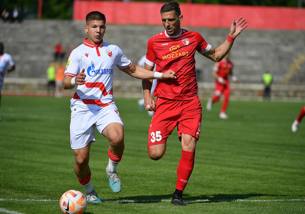 Jovan Mijatović na utakmici Radničkog i Crvene zvezde u Kragujevcu