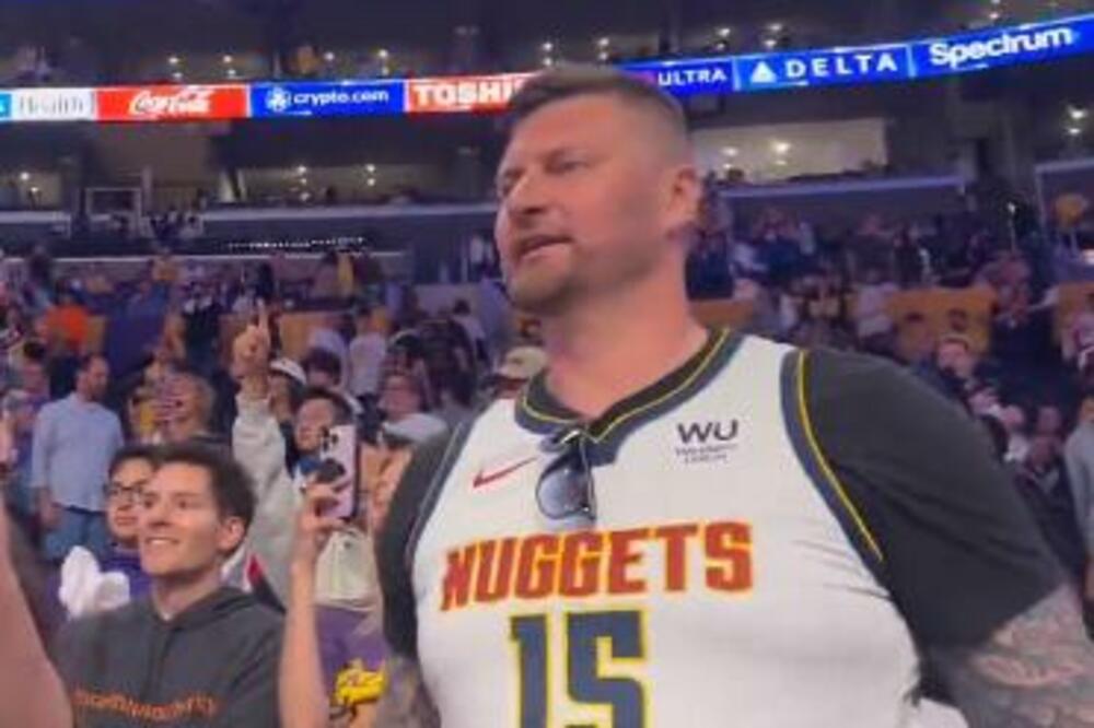 JOKIĆEV BRAT TUKAO DEVOJKU I ZAVRŠIO U ZATVORU! Šta je sa ovim čovekom? Davio je, pretio joj...