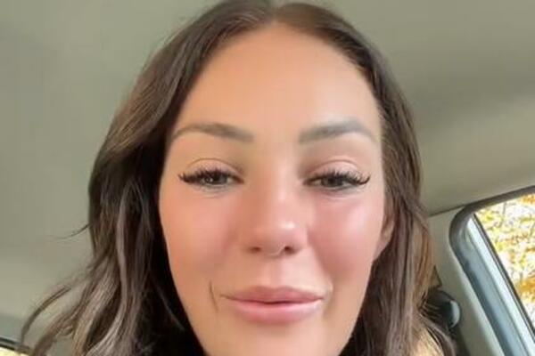 IMALA JE TAJNOG OBOŽAVAOCA KOJI JOJ JE UPLAĆIVAO NOVAC ZA EKSPLICITNE FOTKE: Kada je shvatila KO JE TO SLEDILA SE