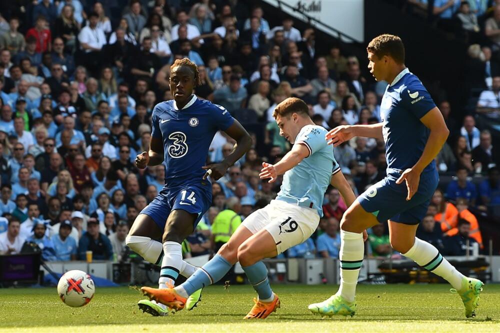 ŠAMPIONSKO SLAVLJE NA ETIHADU: Alvarez srušio Čelsi (FOTO)