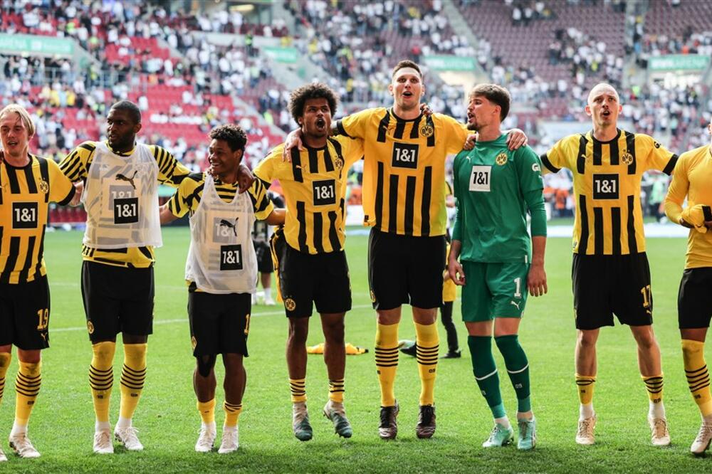 DORTMUND NA KORAK OD TITULE! Trojka Borusije u Augsburgu za prvo mesto pred poslednju rundu (FOTO)