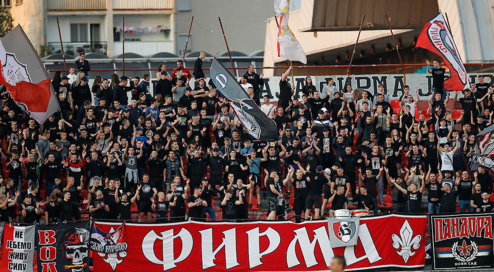 Navijači Vojvodine na utakmici protiv Partizana