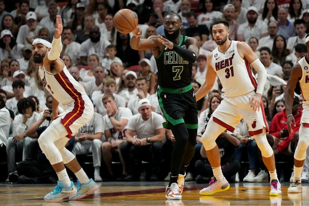 BOSTONU SE SPREMA METLA U FINALU ISTOKA! Majami DEMOLIRAO Seltikse! (VIDEO)