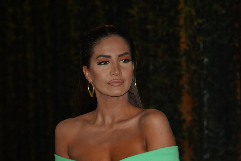 TVRDILO SE DA JE ANĐELA IMALA AFERU SA NJIM: Slavnić saznao NOVE DETALJE o tom ČOVEKU