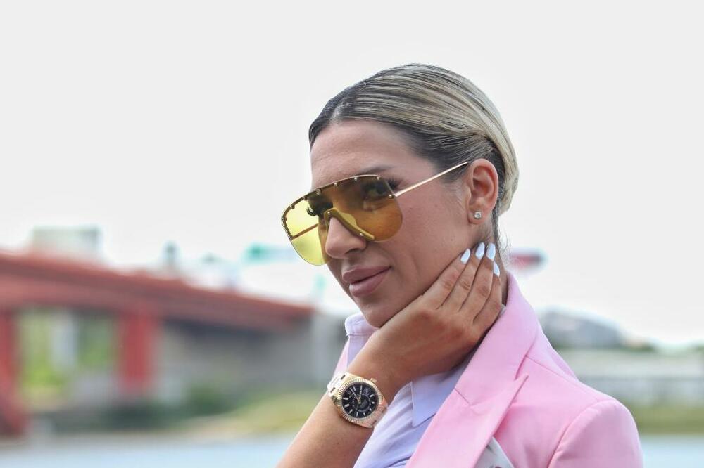 OPA BATO! JOVANA JEREMIĆ KONAČNO DOBILA ROLEKS, ALI NIJE OD DEČKA: Skupi poklon je dobila od…