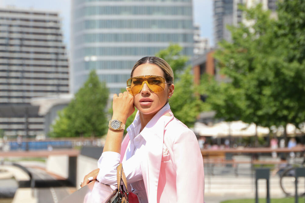 MAHALA DIPLOMOM SA DRŽAVNOG FAKULTETA, A SADA JE ISPLIVALA PRAVA ISTINA: Ovo je PROSEK Jovane Jeremić