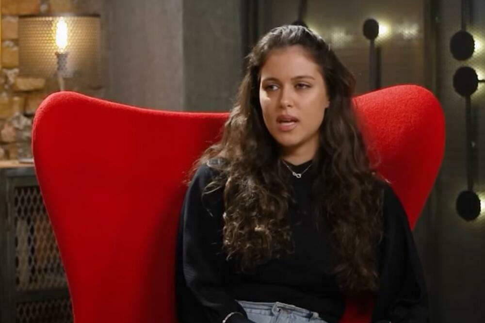 NAPADNUTA NAŠA PEVAČICA U BEOGRADU: Hitno se oglasila, ovo su DETALJI