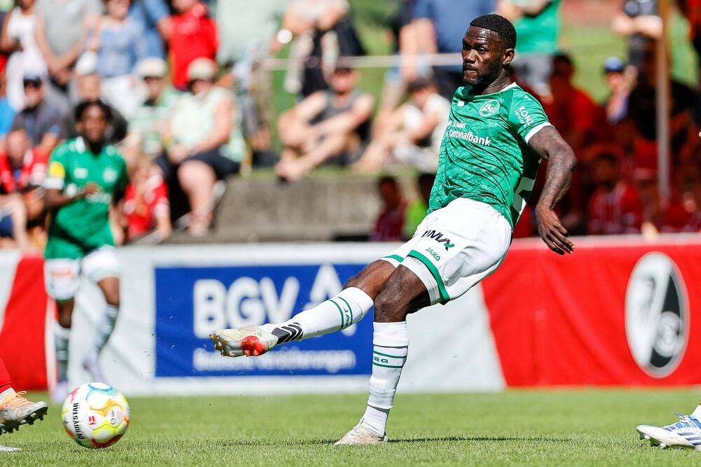 Emanuel Late Lat u dresu Sent Galena