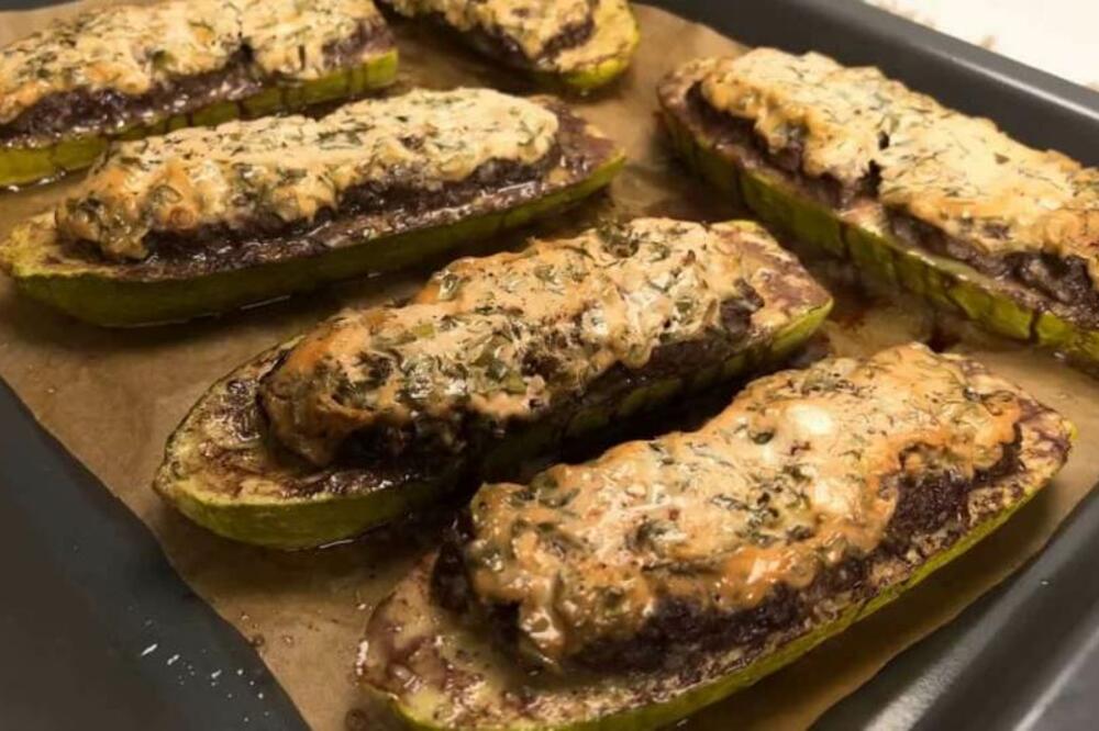 RECEPT ZA TIKVICE PUNJENE MLEVENIM MESOM: Jednostavna priprema, a TAJNA leži samo u OVAKVOM NADEVU