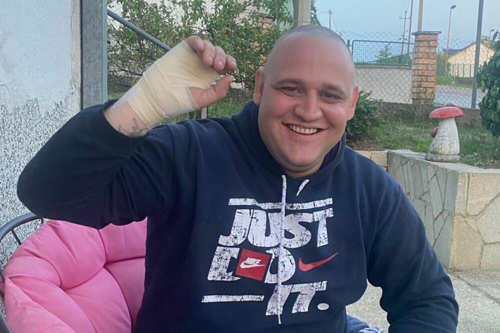 HEROJ IZ ARANĐELOVCA RUKOM PROBIO PROZOR DA BI SPASAO BOLESNOG ČOVEKA: I ovo mu nije prvi put! (FOTO)