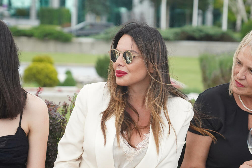 Sonja uslikana pre par dana u divnom izdanju