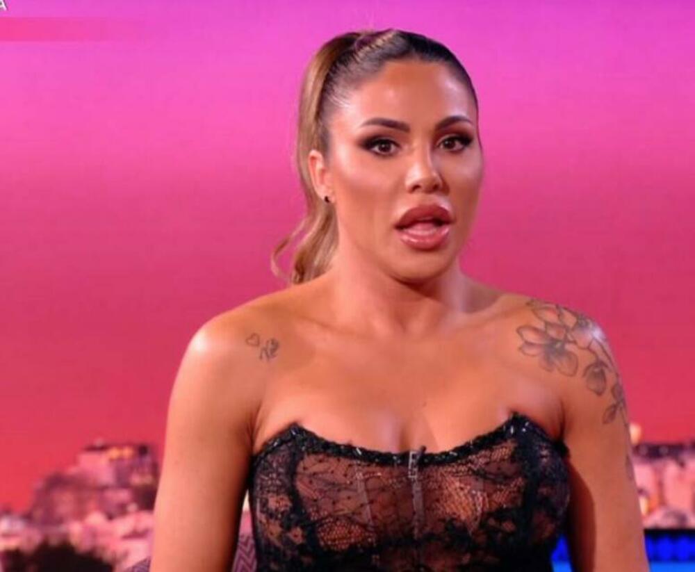 Sandra pokazala nove grudi