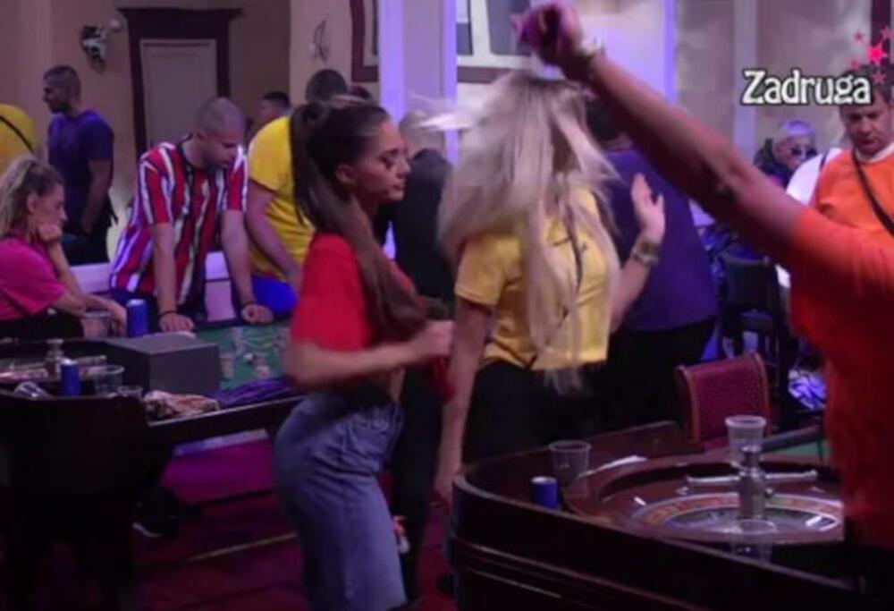 Anđela Đuričić na sinoćnoj žurci