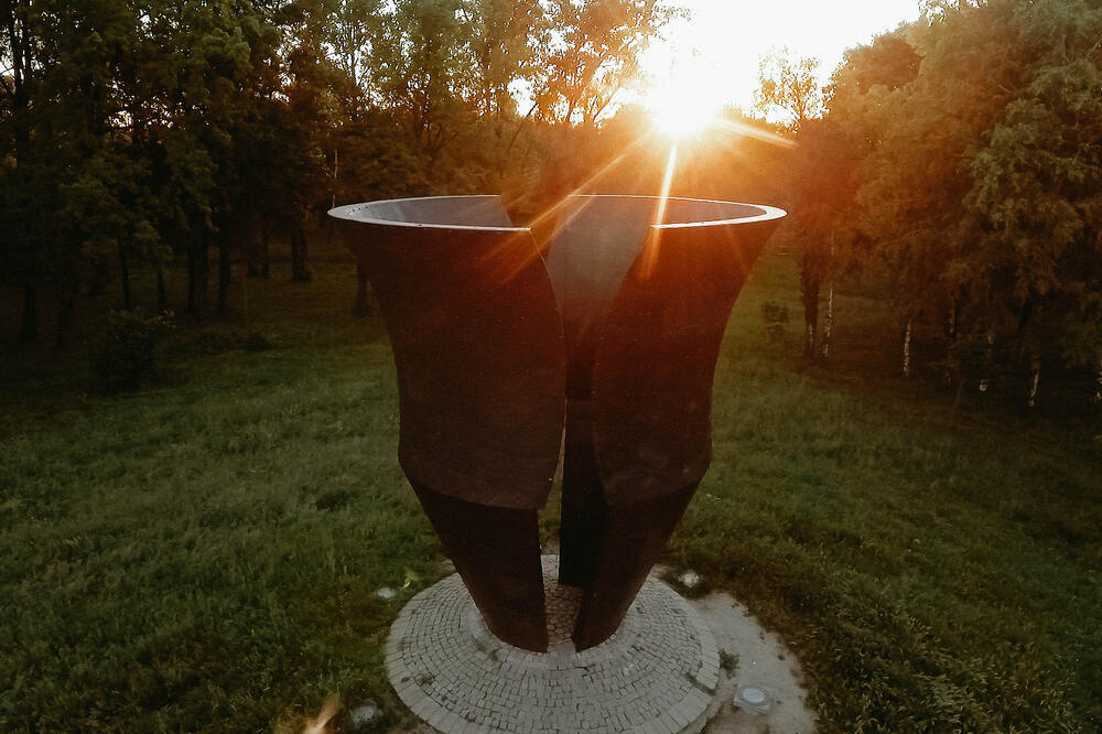 PRIJAVITE SE ZA BESPLATAN OBILAZAK SREMSKE MITROVICE - u nedelju tematska tura na Memorijalnom kompleksu