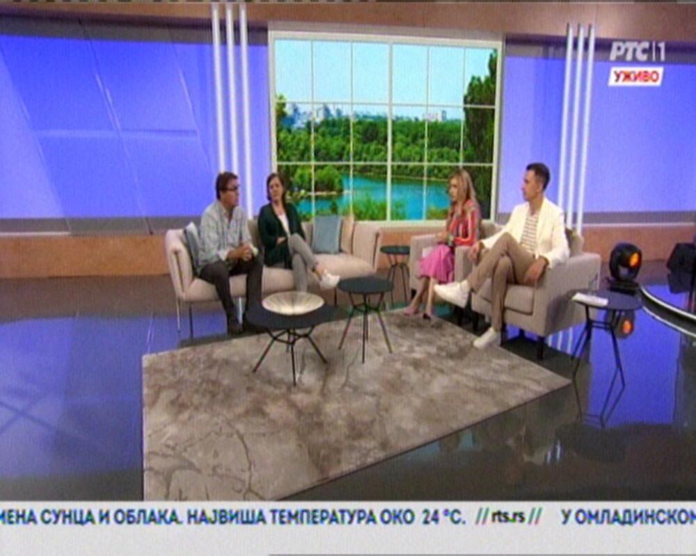 Jutros je jedna vrana napala i voditeljku RTS-a Vinku Marinković.