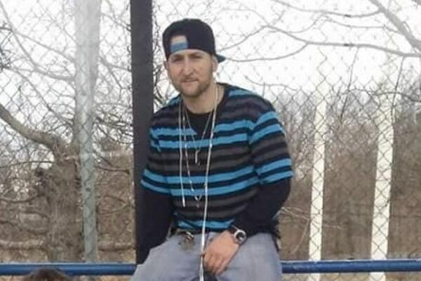 OTAC PRETUČEN NASMRT ISPRED KUĆE U MERILENDU DOK JE BRANIO SINA OD TINEJDŽERA: Škola potvrdila VRŠNJAČKO NASILJE