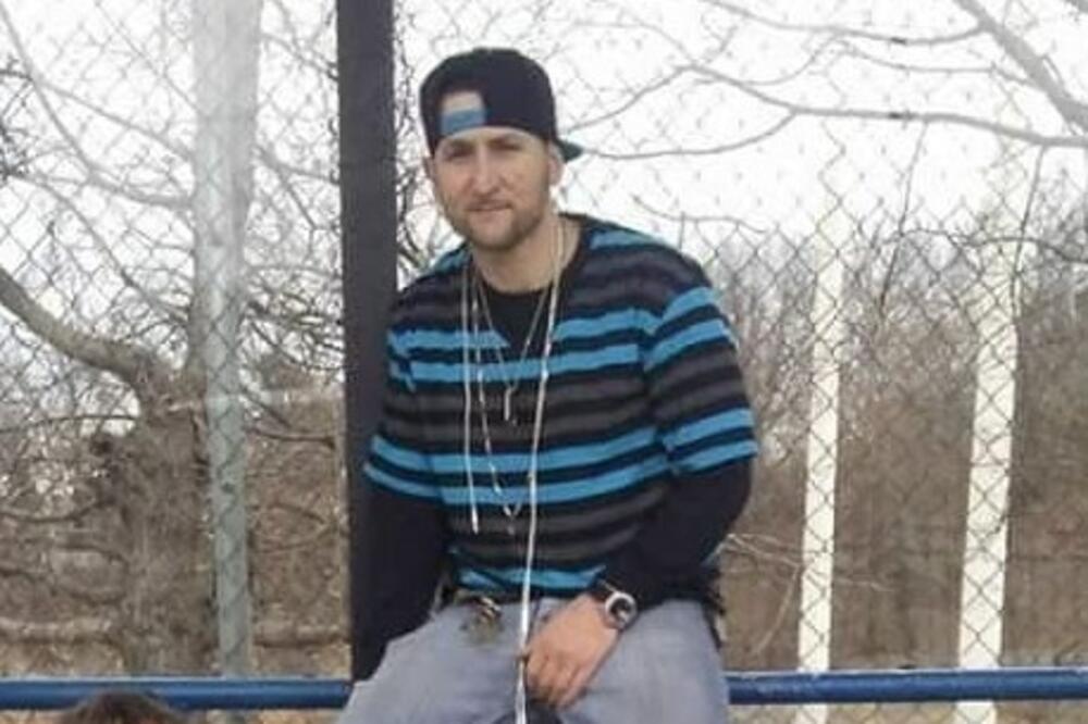 OTAC PRETUČEN NASMRT ISPRED KUĆE U MERILENDU DOK JE BRANIO SINA OD TINEJDŽERA: Škola potvrdila VRŠNJAČKO NASILJE