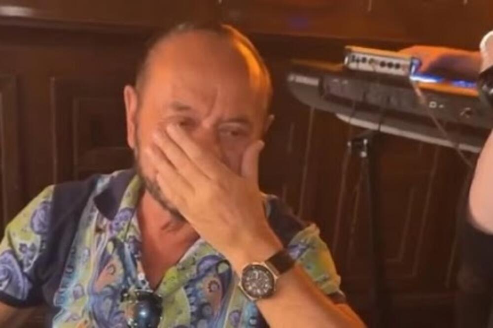 MILE KITIĆ POTPUNO SLOMLJEN STAJAO PRED OVOM ŽENOM: Nije mogao da zadrži SUZE, ovakvog ga NIKO NE ZNA