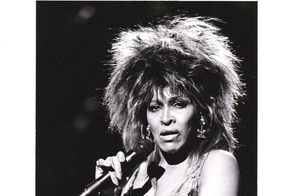 POSLEDNJI POZDRAV TINI TARNER: Poznati se opraštaju od SLAVNE pevačice FOTO