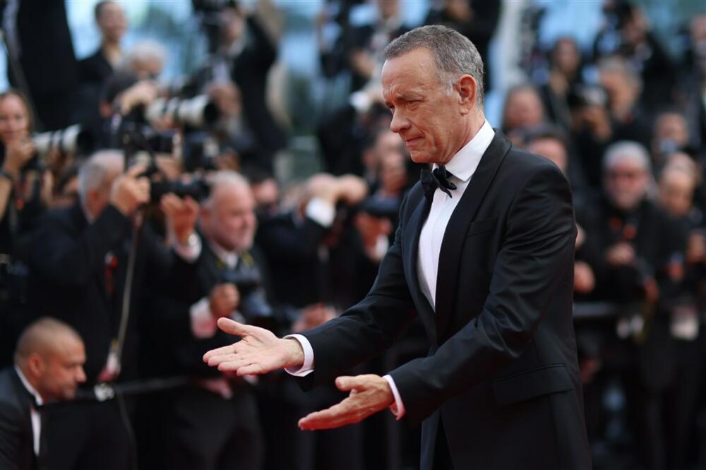 TOM HENKS VIKAO NA CRVENOM TEPIHU, EVO I SA KIME je imao ŽUČNU RASPRAVU: Svi se pitaju šta je razlog?!