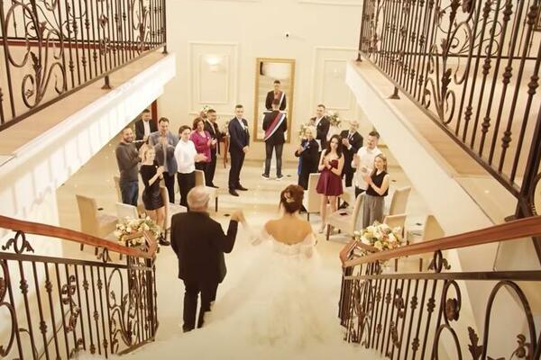 NAŠ PEVAČ SAZNAO DA GA DEVOJKA VARA PA JOJ UNIŠTIO ŽIVOT: Na venčanju rekao NE, POBEGAO, a onda objavio SNIMAK