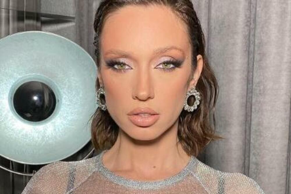 PORODILA SE LEA DAVOGIĆ! Fotografije iz porodilišta RAZNEŽILE SVE