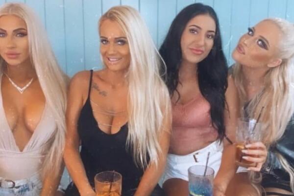 NIKO NE MOŽE DA POGODI KO JE MAJKA NA FOTOGRAFIJI: Ljudi GLEDAJU I NE TREPĆU, ali i dalje ne mogu DA PROVALE (FOTO)