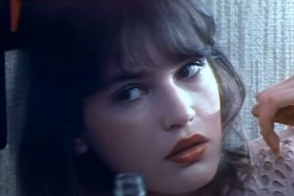 PRE 4 DECENIJE JUGA JE BILA ODUŠEVLJENA NJENOM LEPOTOM I TALENTOM: Ona je IZABRALA DRUGI PUT, evo o kome je reč