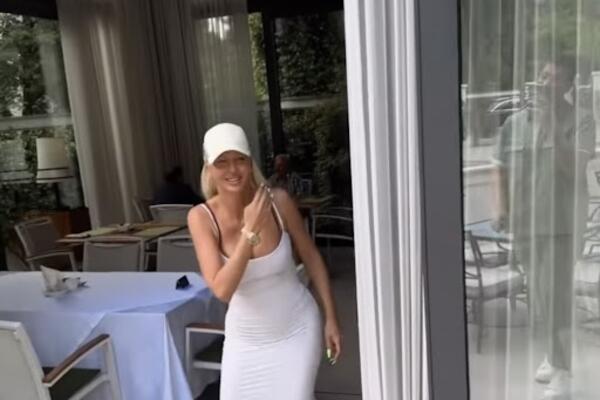 PO PRVI PUT DA VIDIMO JELENU KARLEUŠU BEZ ŠMINKE: Diva pokazala PRAVO LICE pa počela da BEŽI