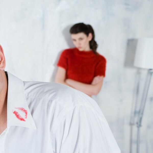 ŠVALERI SE PREPOZNAJU PO OVIH 6 STVARI, A KRIJU IH KO ZMIJA NOGE: Provalite ih i UHVATITE U LAŽI na lak način