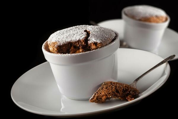 Čokoladna poslastica koja se sprema brzo i lako: Ovaj slatkiš uspeće apsolutno svima, uživajte u svakom zalogaju