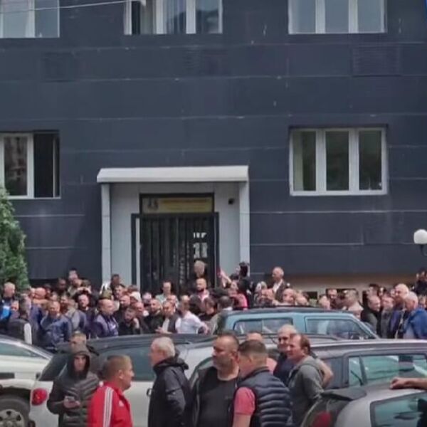 OBUSTAVLJA SE NASTAVA U ŠKOLAMA! Doneta nova odluka na severu Kosova, deca i roditelji U OGROMNOM STRAHU