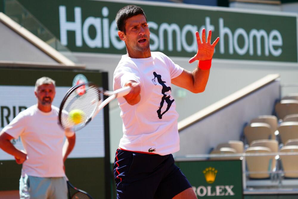 NOVAK ODRADIO JOŠ JEDAN TRENING U PARIZU: Sve je iznenadio izborom sparing partnera!