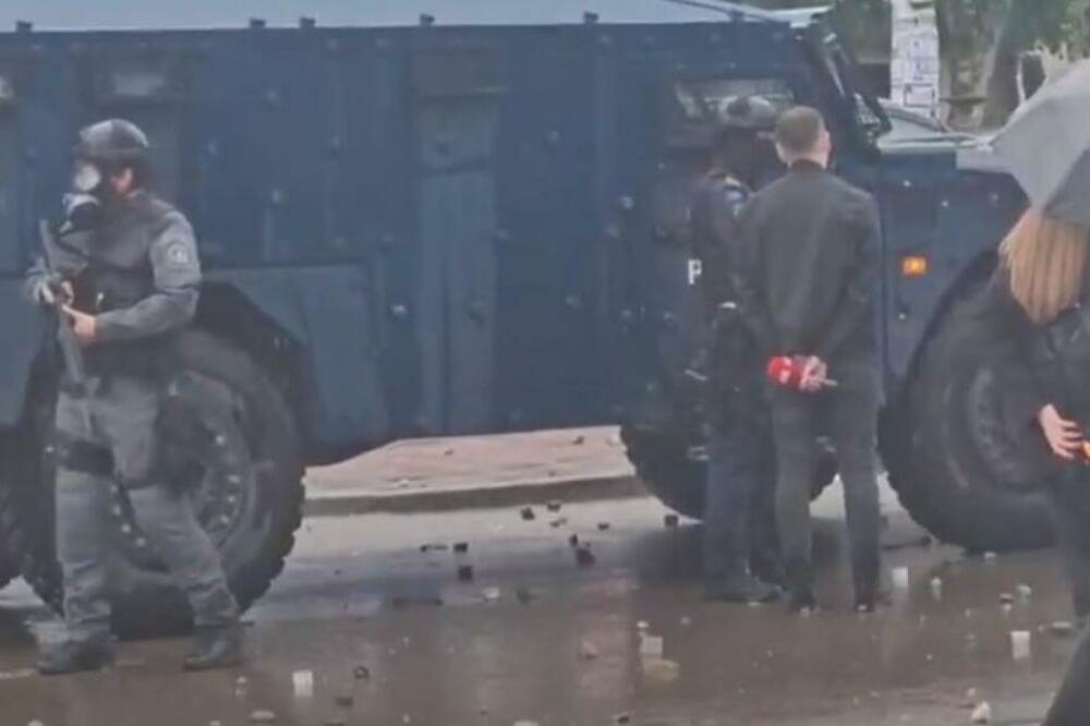 "DANAŠNJE NASILNE MERE TREBA ODMAH PREKINUTI": Oglasio se američki ambasador