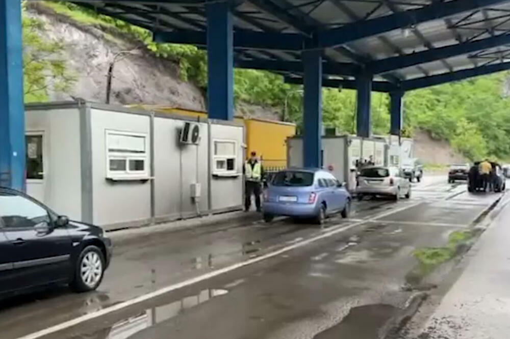 NA SEVERU KOSOVA I METOHIJE MIRNO: Na prelazima Jarinje i Brnjak nema zastoja