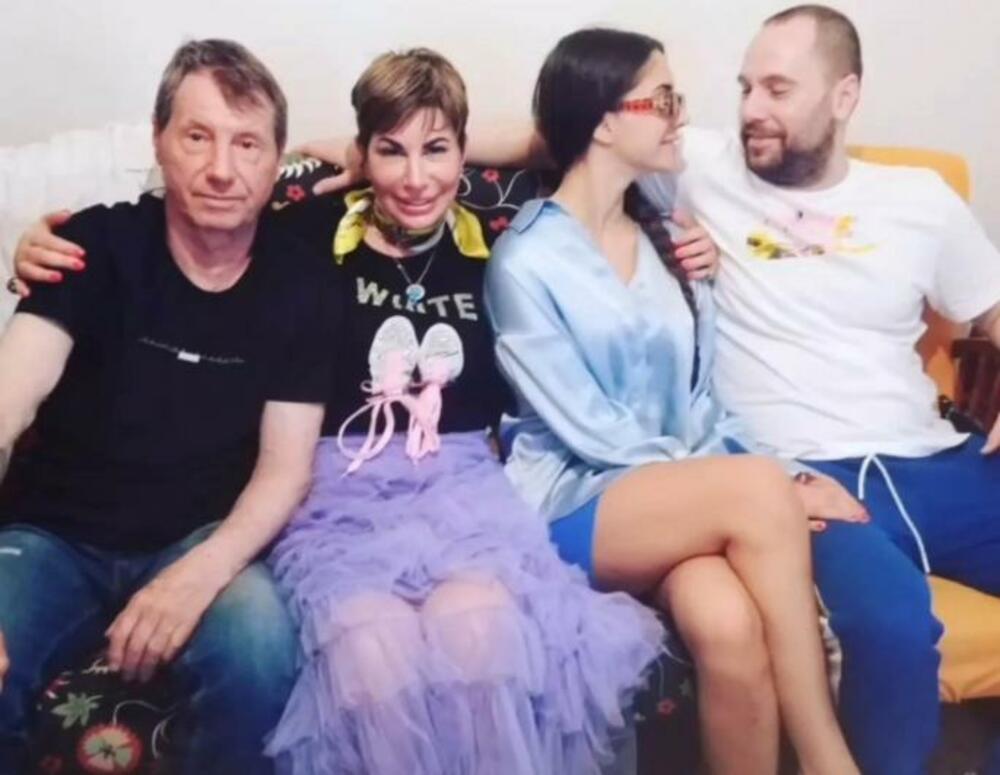 Sada se, na društvenoj mreži Instagram pojavila prva fotografija iz porodičnog doma Slavnića.