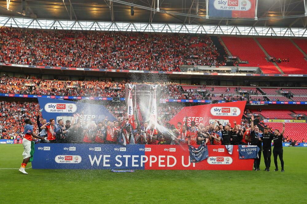 BIVŠI KLUB RADOMIRA ANTIĆA U PREMIJER LIGI! "Šeširdžije" u elitnom rangu posle 31 godine (FOTO)