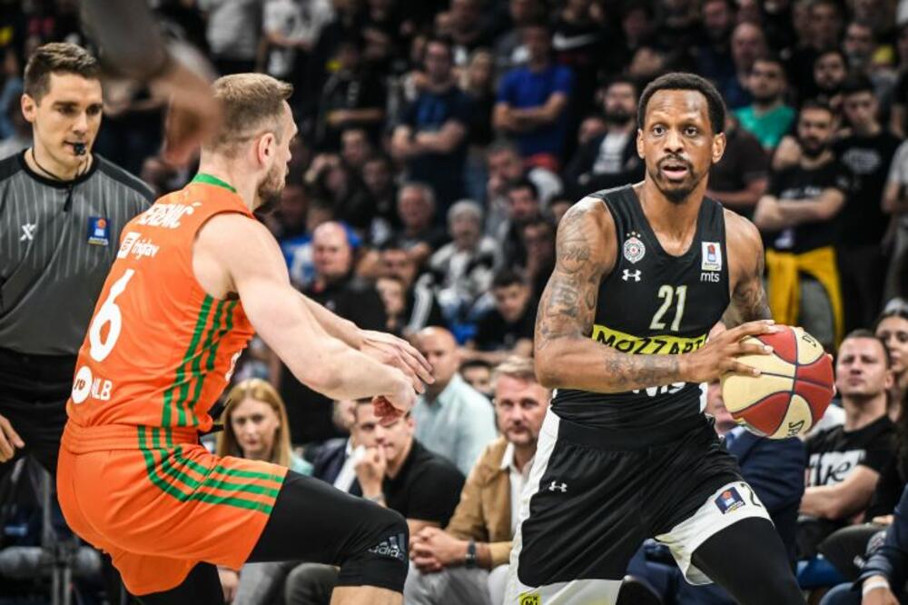 PARNI VALJAK SAMLEO LJUBLJANČANE: Partizan ubedljivom pobedom poveo protiv Cedevite u polufinalnoj seriji!