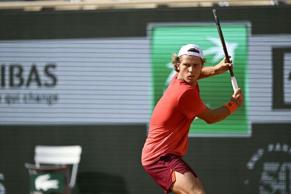 PRE 18 GODINA GA JE ĐOKOVIĆ SPAZIO NA TRIBINAMA: Srpski Amerikanac igra protiv svog idola i ovo mu poručuje