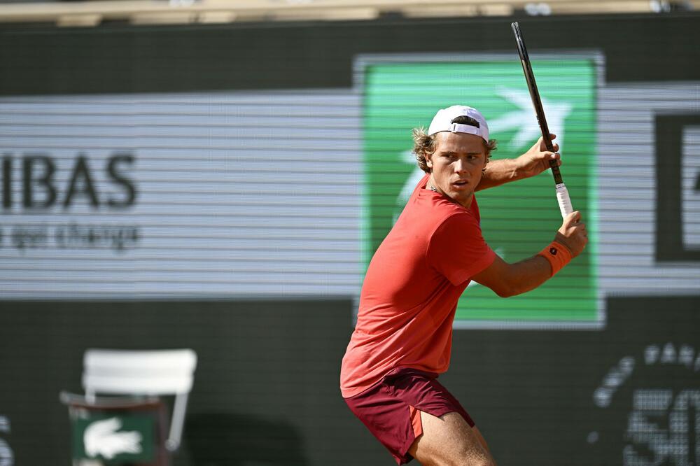 PRE 18 GODINA GA JE ĐOKOVIĆ SPAZIO NA TRIBINAMA: Srpski Amerikanac igra protiv svog idola i ovo mu poručuje