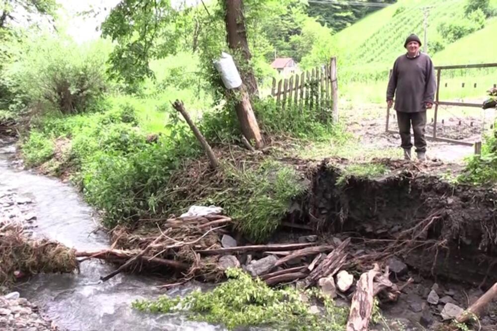 "BILI SMO ODSEČENI OD SVETA": Katastrofalno nevreme ljudima iz sela kod Požege napravilo PAKAO! (FOTO)
