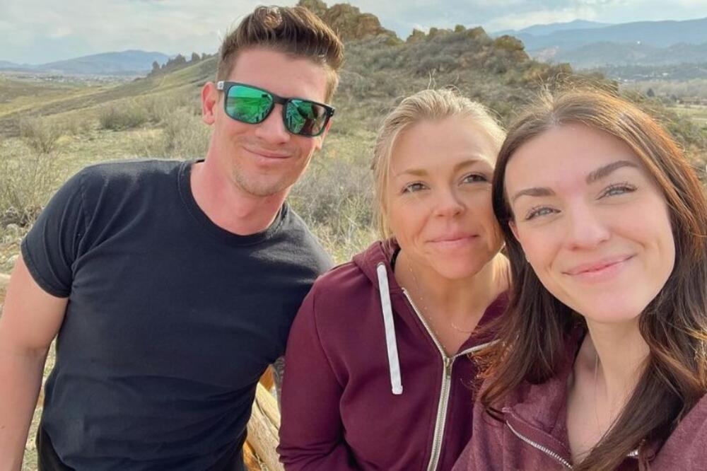 MNOGO IM SE SVIDELA TROJKA, PA SU SVI ZAVRŠILI U VEZI: Kažu da NISU ljubomorni, ali postoji JEDAN PROBLEM (VIDEO)