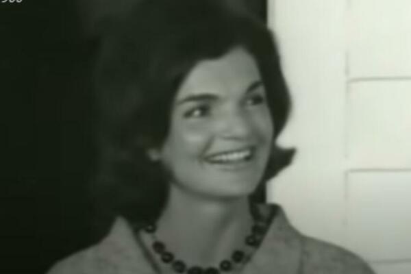 NAKON MNOGO DECENIJA OTKRIVENA TAJNA: Bila je žena koja je ZAVELA NAJMOĆNIJE DASE, a NEVINOST je izgubila u liftu