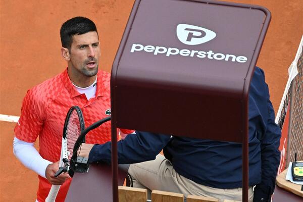 NOVAK U RASPRAVI SA SUDIJOM! Publika mu zviždala, Đoković ipak "pobedio" (FOTO)