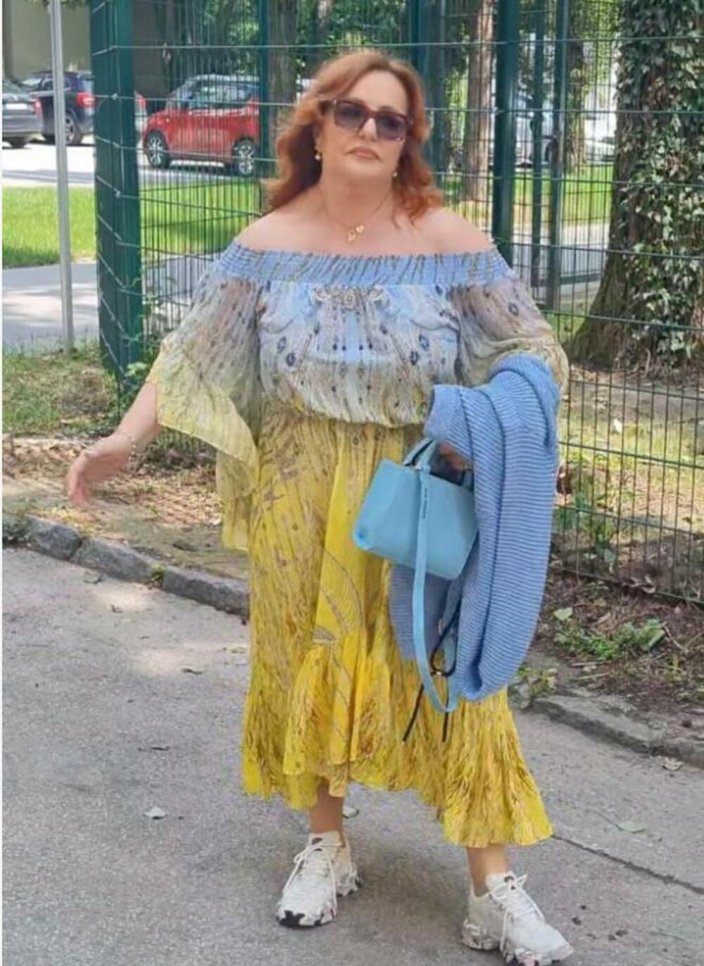 Svi koji imaju saradnju sa pevačicom, a što je većini slabo poznato, svedoci su toga da Ana često ume da dođe u udobnoj obući do samog studija, a potom da se prezuje