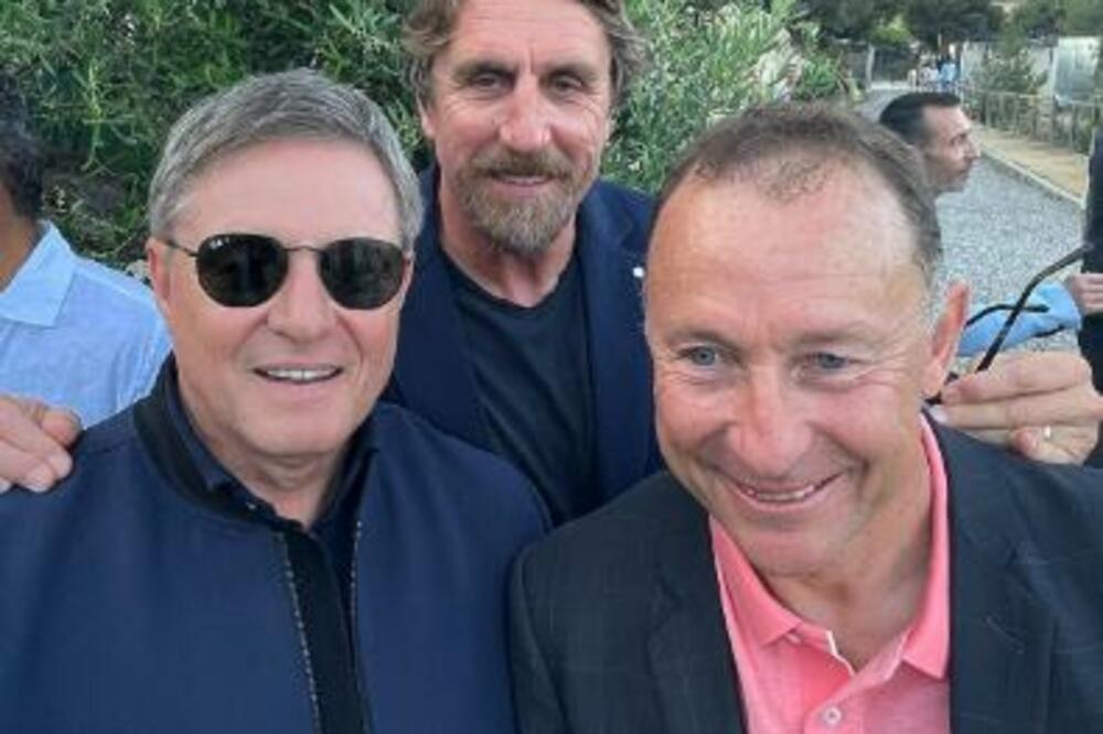 USIJALE SE DRUŠTVENE MREŽE ZBOG SELEKTORA SRBIJE! Gde je bio Piksi za Zvezdinu 32. godišnjicu od Barija? (FOTO)