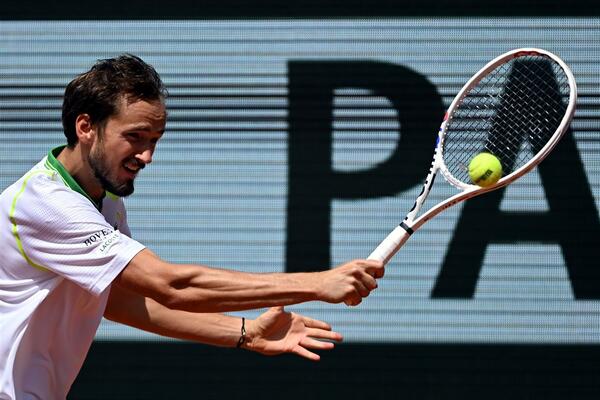 MEDVEDEV POLUDEO: Publika je MORALA da umukne, drago mi je da više NEĆU igrati na šljaci!