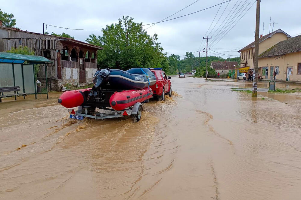 Uskoro ćemo dobijati SMS upozorenje na nepogode! Evo u kojim slučajevima će se aktivirati